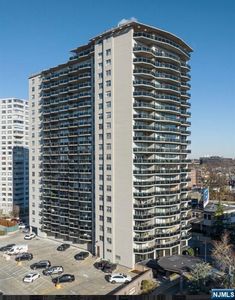 2077 Center Avenue #7J