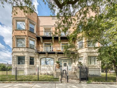 5016 S King Dr APT 1E