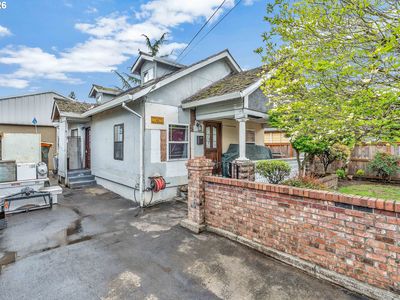 5720 SE Liebe St