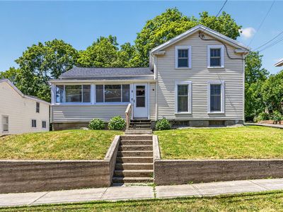 8 Erie St N