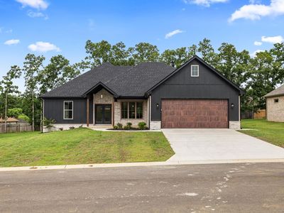 740 Grand Valley Loop