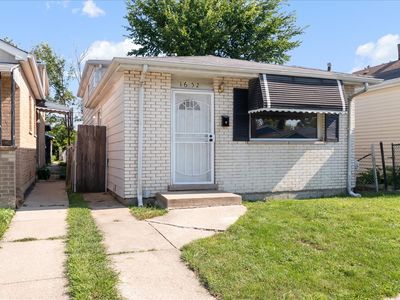 1652 W Montvale Ave