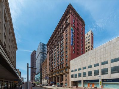 629 Euclid Ave #1600