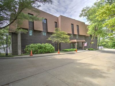 855 E Lake Shore Dr #1D
