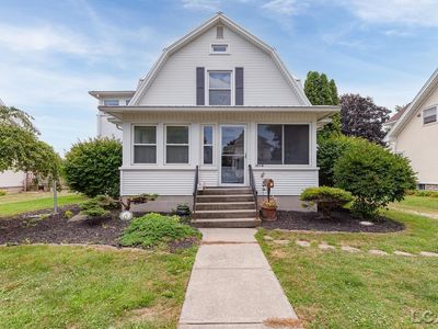 216 White St