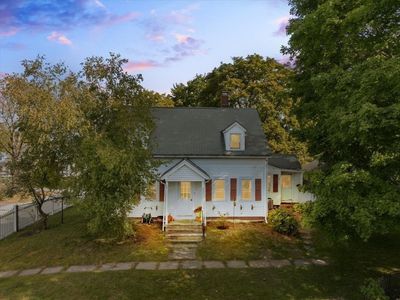 24 School St