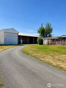 10041 N Thorp Highway