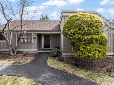 640 Heritage Village #B