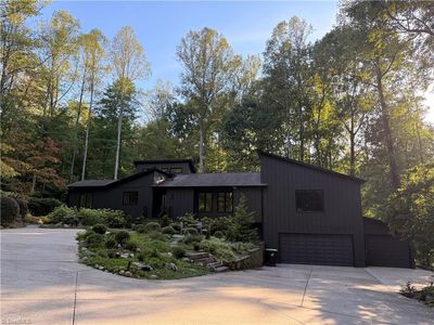 8005 Eastridge Rd
