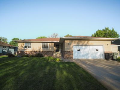 3205 Lakepark Ln