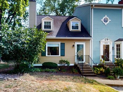 10729 Colonial Woods Ct