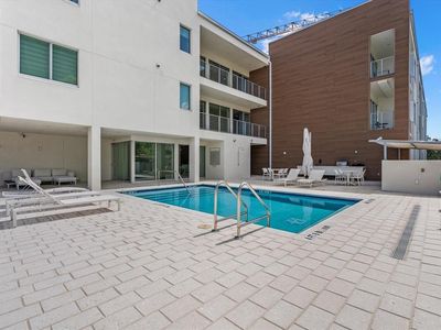 332 Cocoanut Ave #302