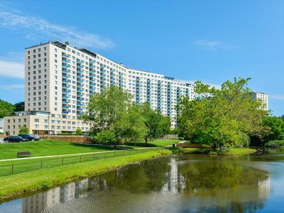 10401 Grosvenor Pl APT 501