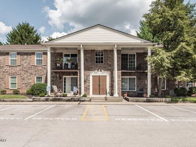 Property at 303 Logsdon Ct, Douglass Hills, KY