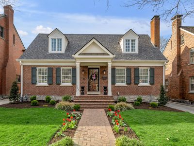 325 Kingsway Dr