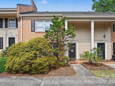 6869 Dumbarton Dr