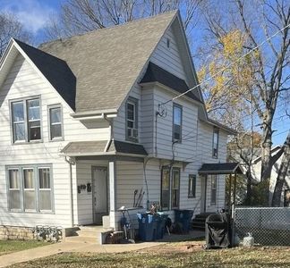 Property at 913 W 4th St, Dixon, IL