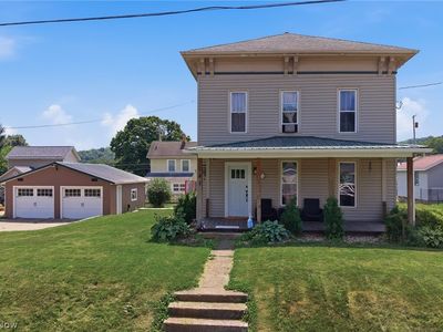 141 E 2nd St