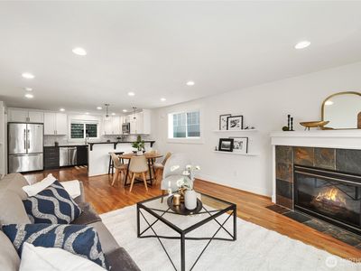 9217 Roosevelt Way NE #B