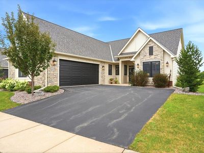 2302 Simply Living Ln