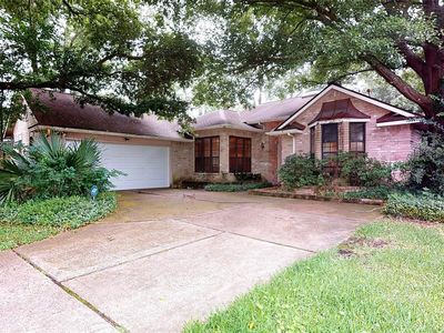 2611 Brookdale Dr