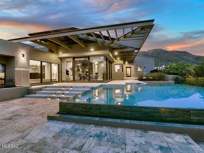 2004 E Desert Garden Dr