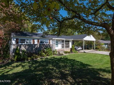 401 W Ridgecrest Dr