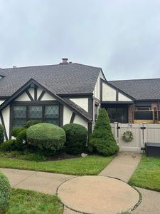Property at 70 Greenmeadow Ct, Deer Park, NY