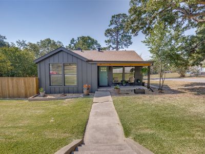 Property at 1530 W Chestnut St, Denison, TX