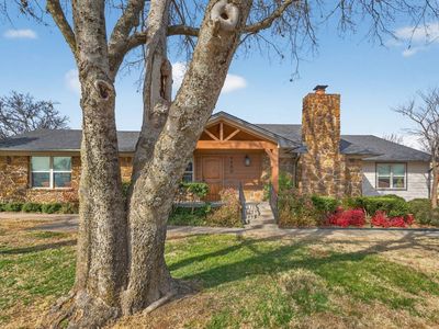 1100 W Blue Starr Dr