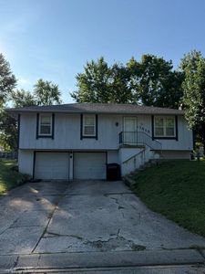 Property at 1515 SE 15th Pl, Oak Grove, MO