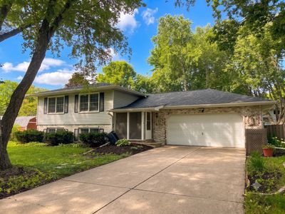 4506 Village Ln