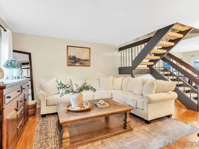 10609 Aristocrat Ct