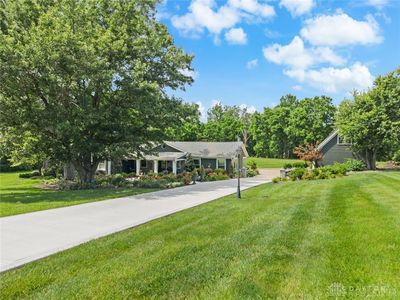 5596 Greentree Rd