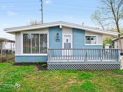 1005 Macdonald Ave