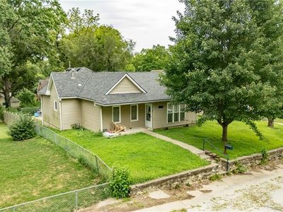 Property at 906 N 8th St, Leavenworth, KS