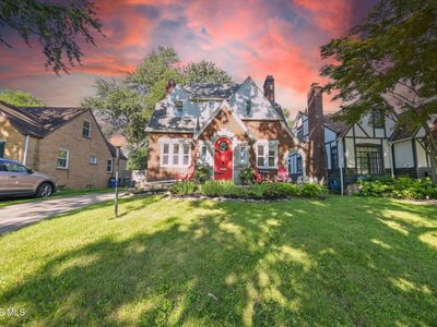 2935 Algonquin Pkwy
