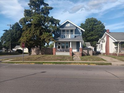 1502 Main St