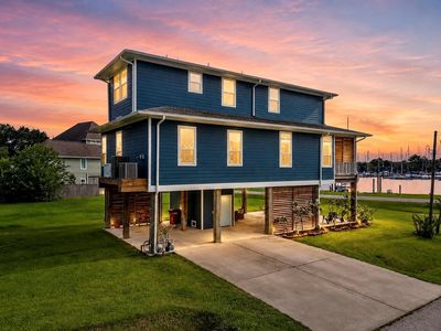 403 W Shore Dr