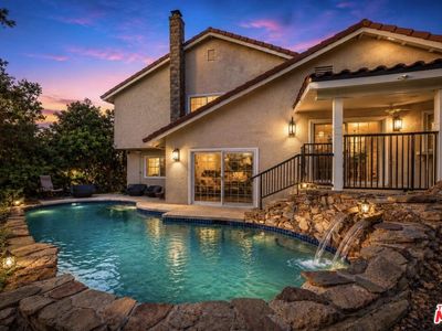 157 S Donna Ct