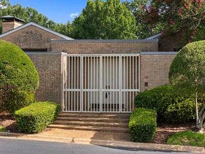 30 Palisades Blvd