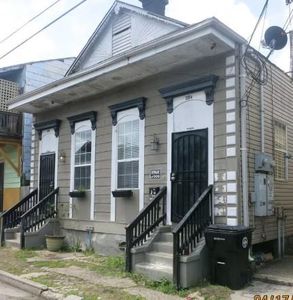 1352-54 Saint Anthony St