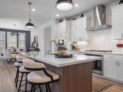 9102 Cerro Vista Dr