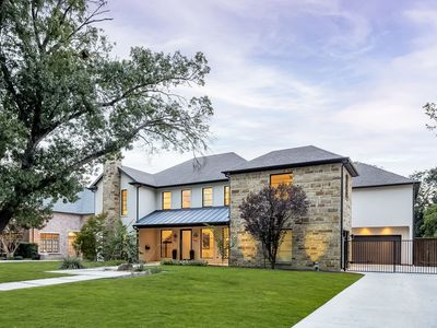 5724 Charlestown Dr