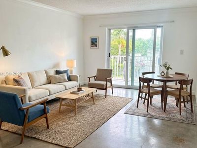 7830 Dickens Ave APT 203