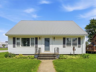 Property at 404 Hall Ave, Lowden, IA