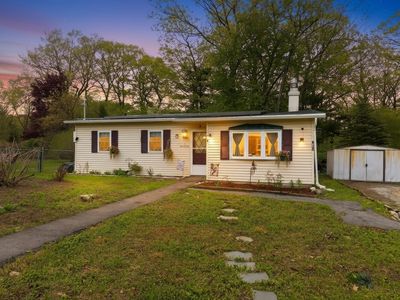Property at 4 Bunker Hill Rd, Leicester, MA
