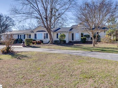 11 Briarwood Blvd