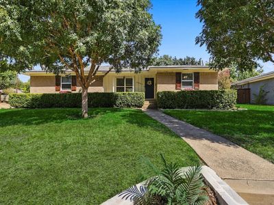 8805 Westfield Dr