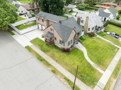 1103 W 27th Ave